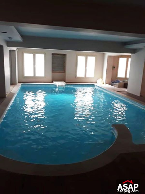 Villa with Swimming Pool in West Golf Villa with Swimming Pool in West Golf