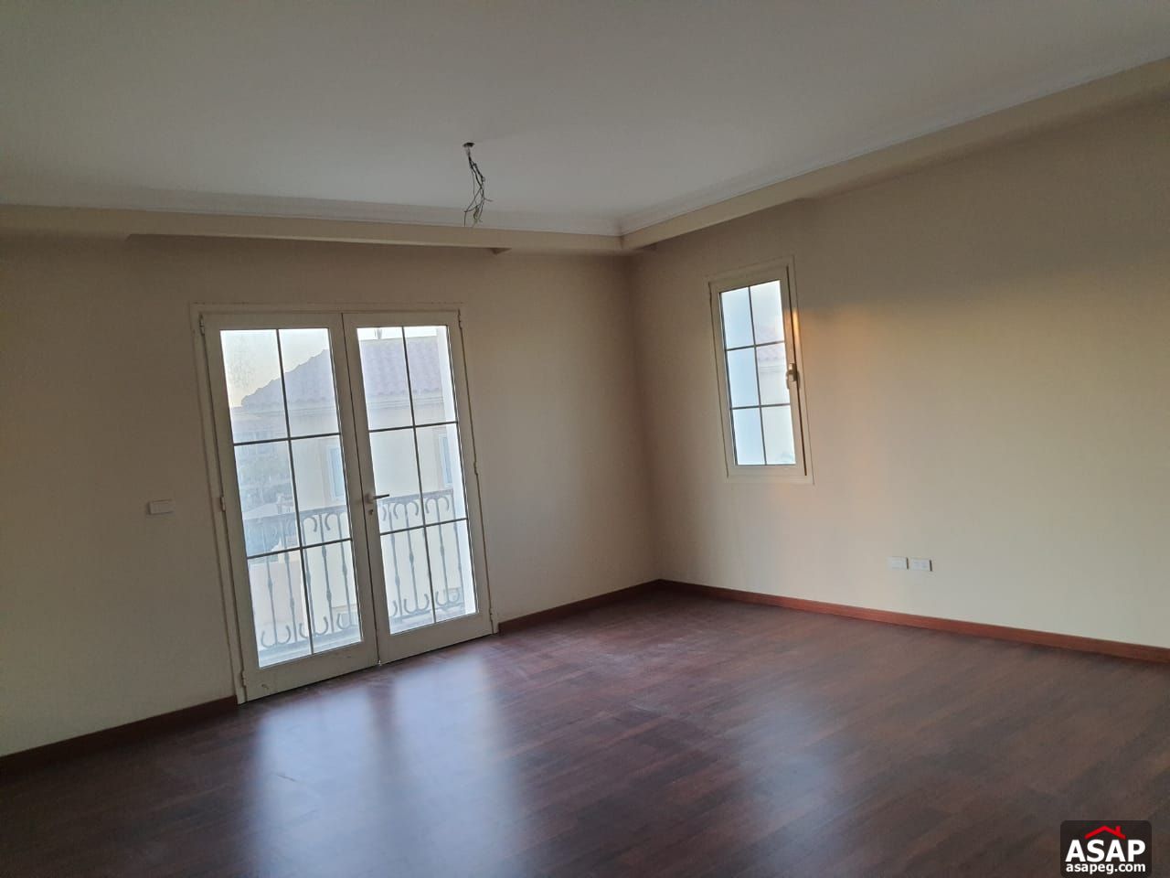 Stand Alone with Swimming Pool for Rent in Hyde Park