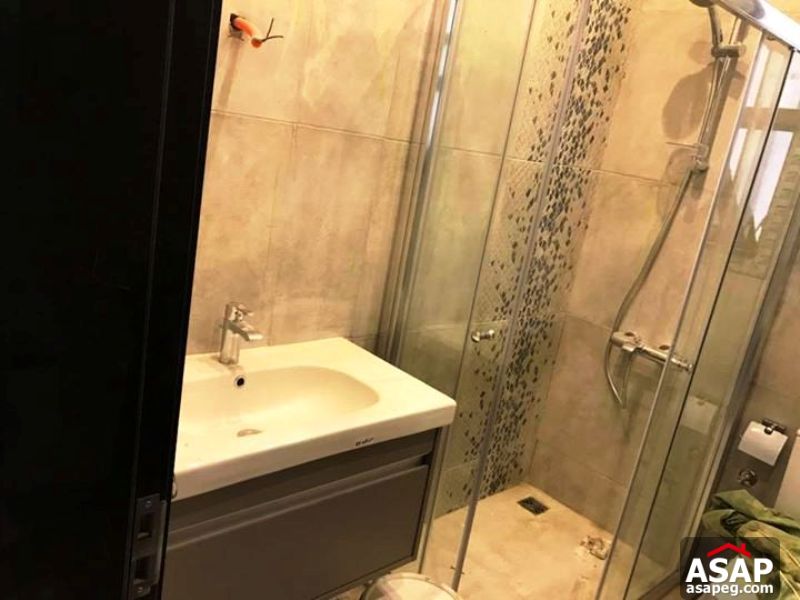 Apartment with Balcony for Rent in Westown Apartment with Balcony for Rent in Westown