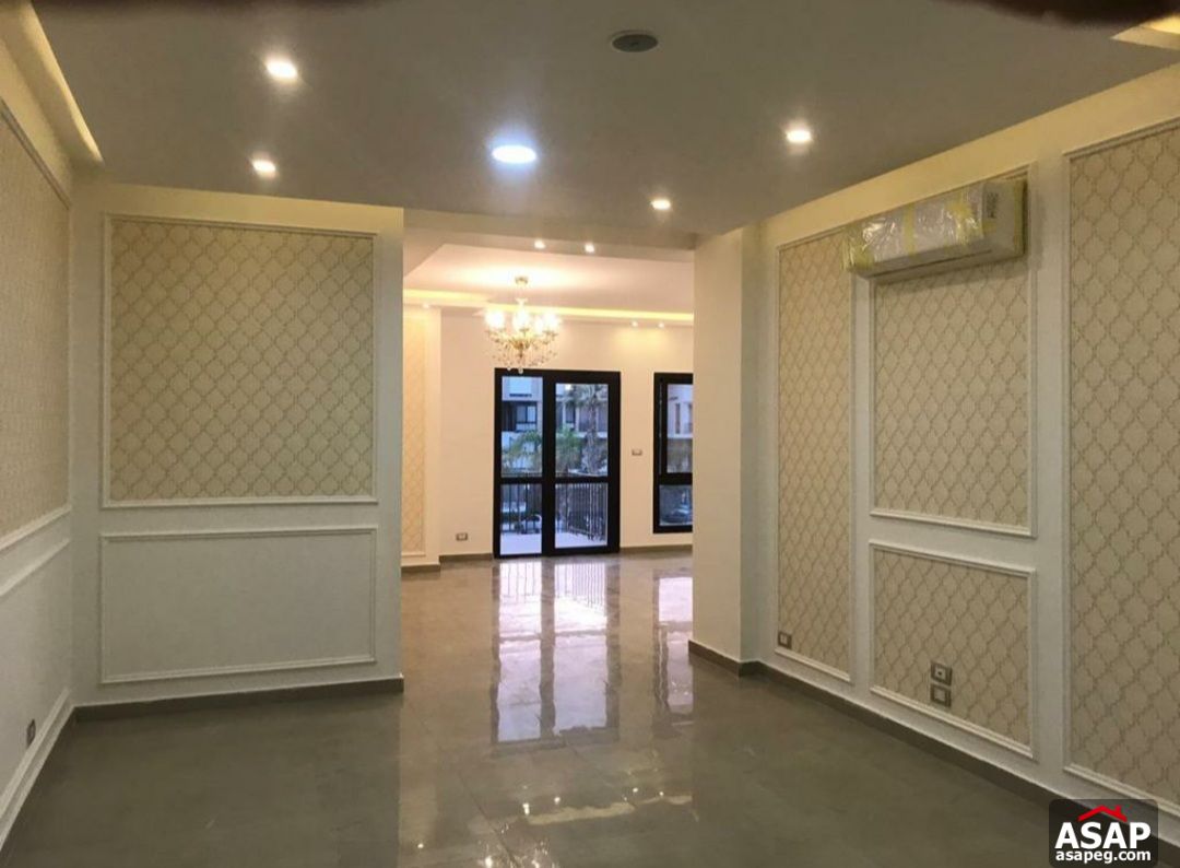 Apartment for Sale in Courtyard Compound Apartment for Sale in Courtyard Compound