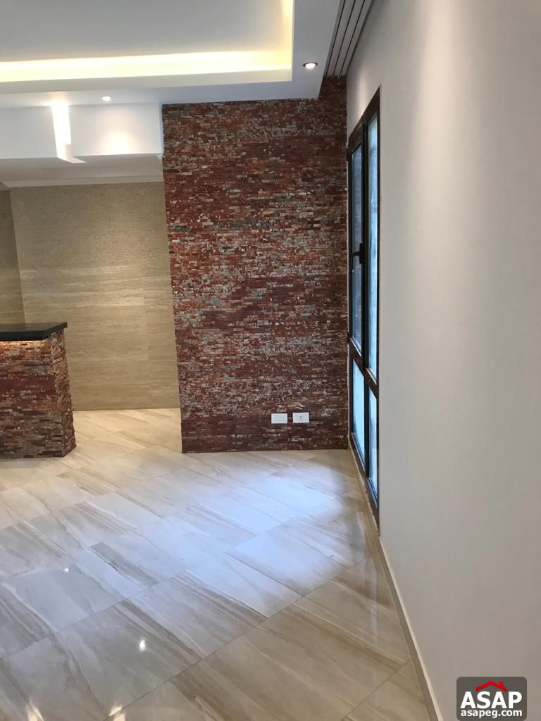 Duplex with Garden for Rent in Eastown Sodic