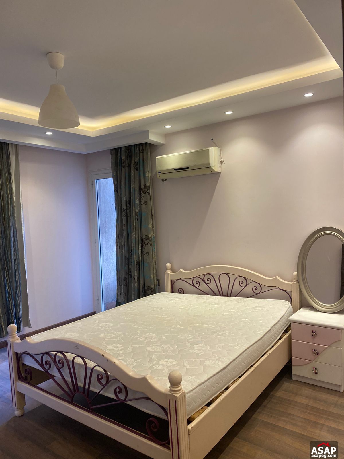 Apartment for Rent in the Square Apartment for Rent in the Square