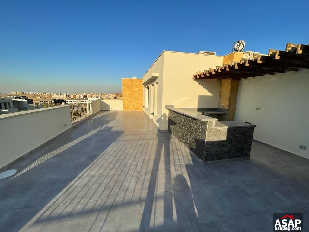 Triplex for Rent in Eastown Compound Triplex for Rent in Eastown Compound