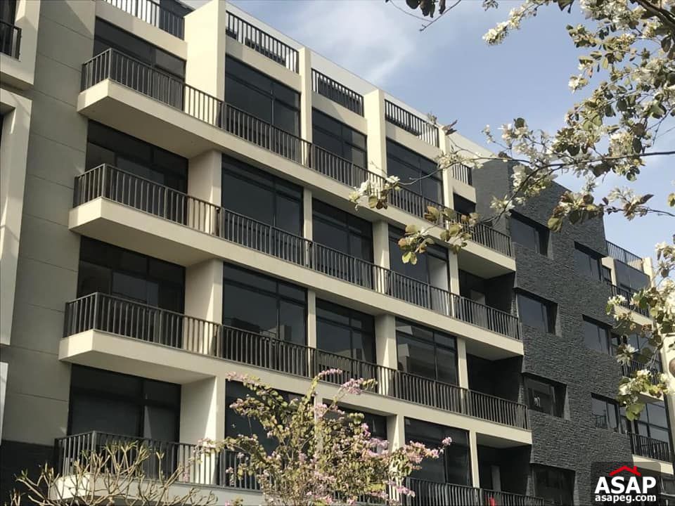 Apartment with Nice View in The WaterWay Compound