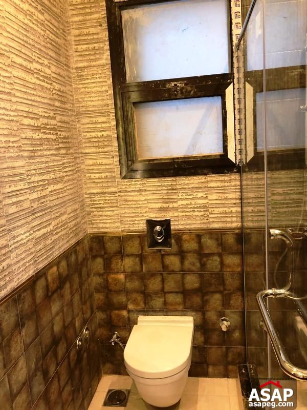 Property with Garden View in Eastown Property with Garden View in Eastown