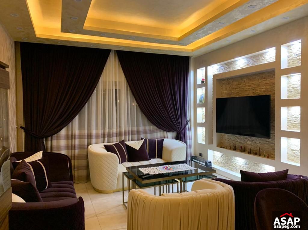 Penthouse with Roof for Sale in Galleria Moon Valley Penthouse with Roof for Sale in Galleria Moon Valley