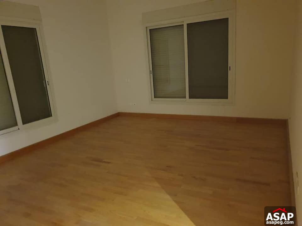 Villa with Swimming Pool for Rent in Karma Heights