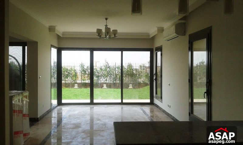 Town House with Private Garden in Allegria Town House with Private Garden in Allegria