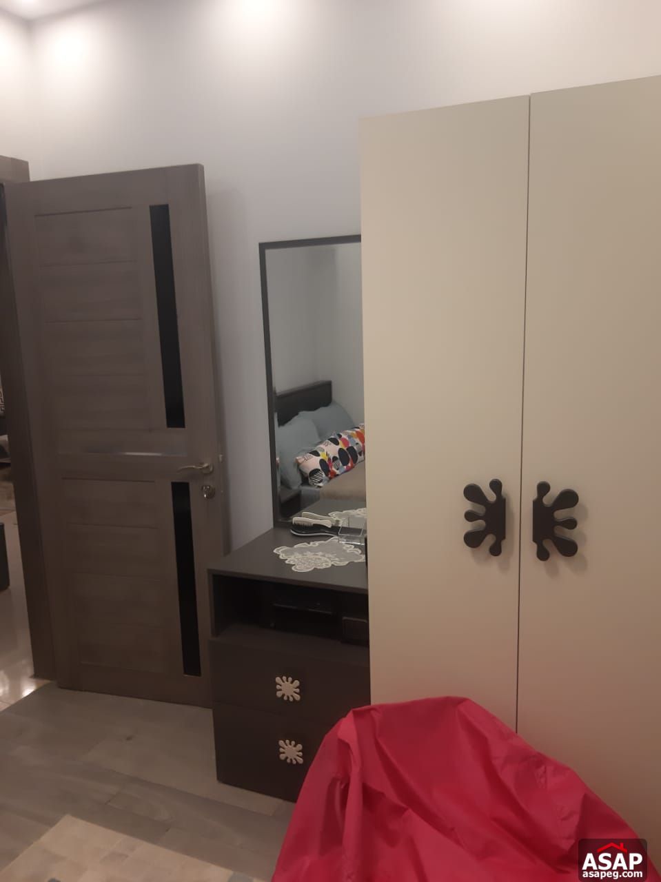 Apartment for Rent in Regent's Park Compound Apartment for Rent in Regent's Park Compound