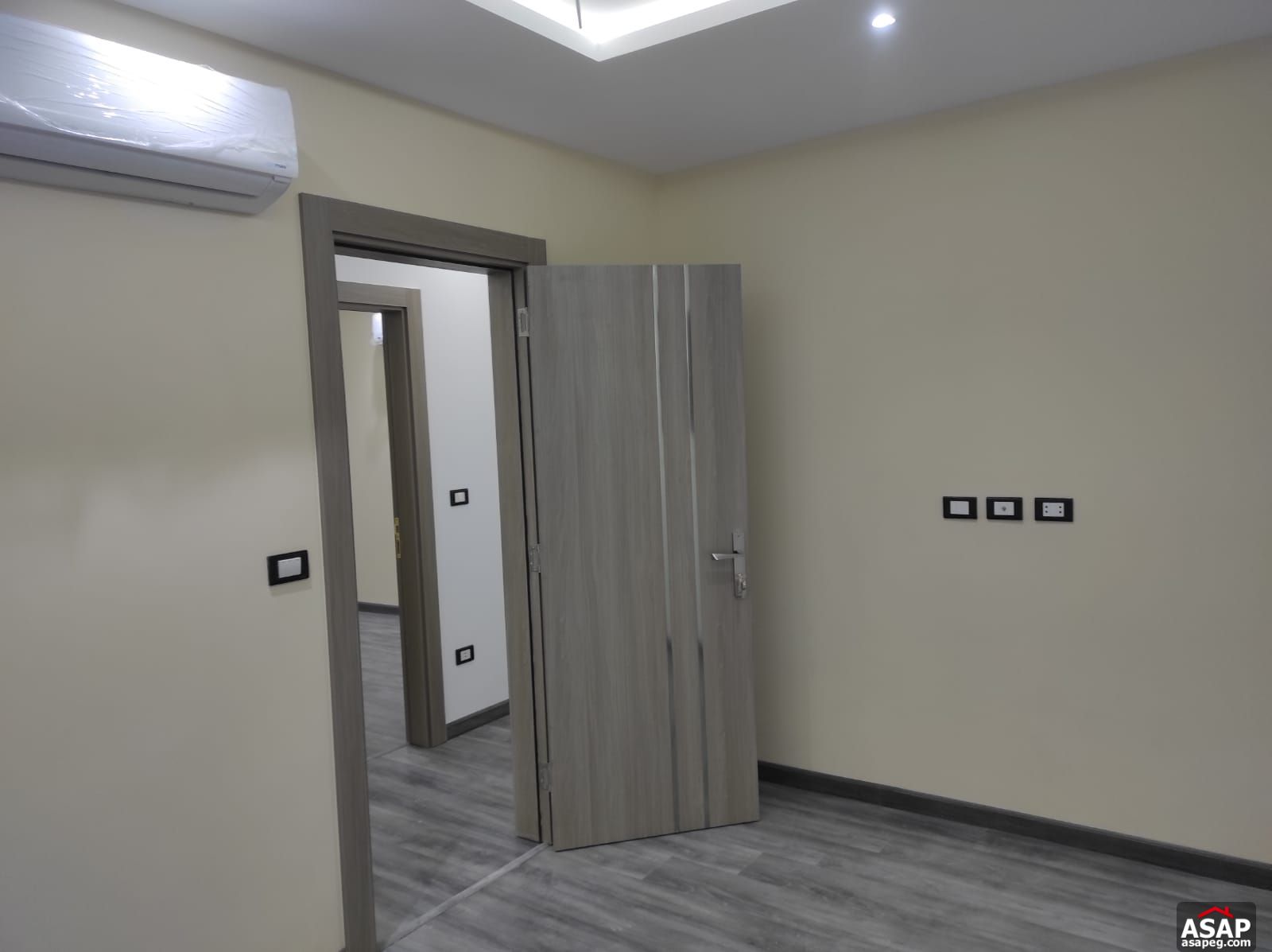 Semi Furnished Apartment for Rent in Hyde Park