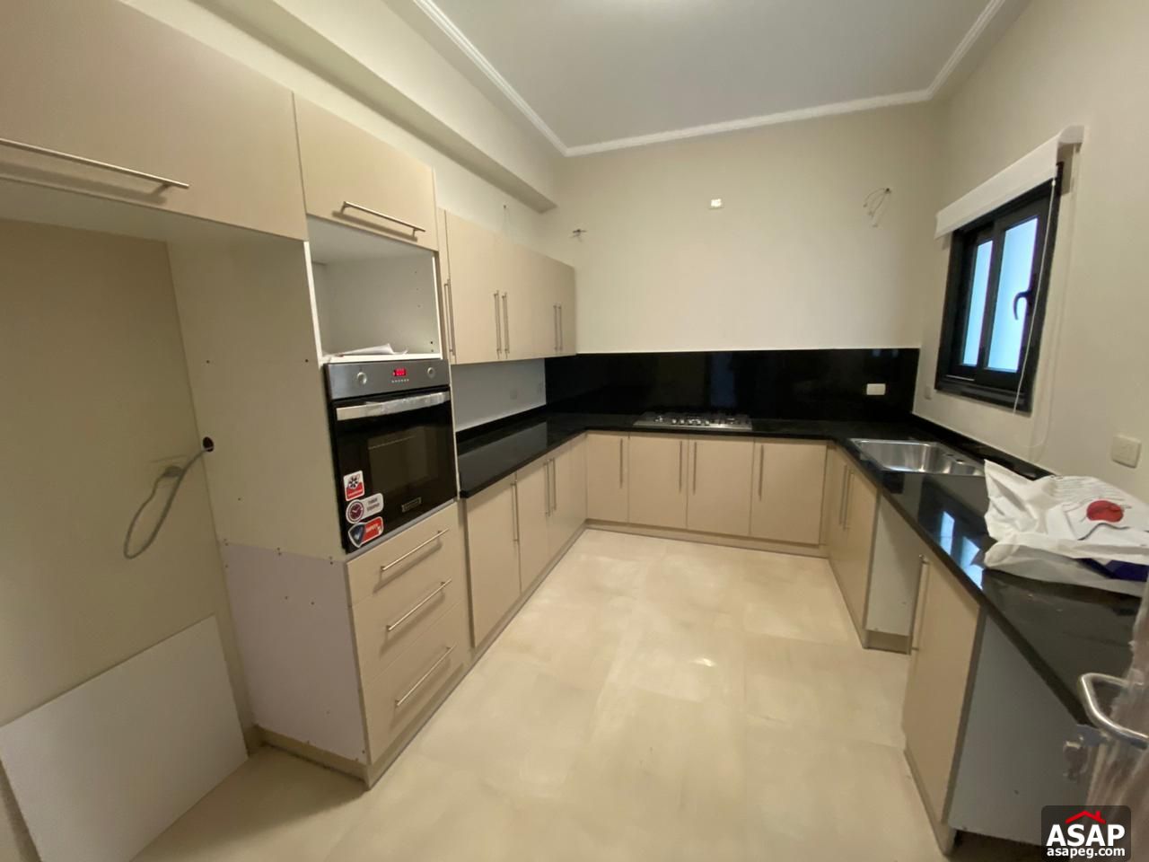 Apartment with Lake View for Rent in Patio 7