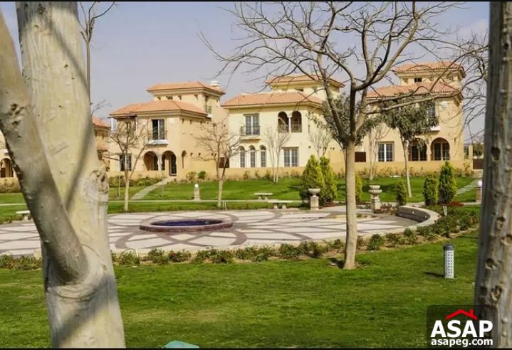 Villa for Sale in Hyde Park Compound Villa for Sale in Hyde Park Compound