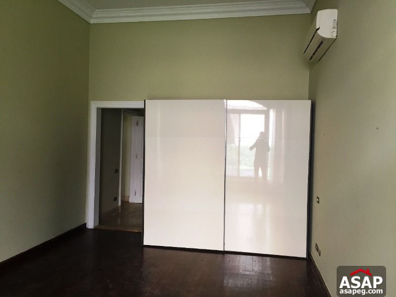 Ground Floor with Garden for Rent in West Golf Ground Floor with Garden for Rent in West Golf