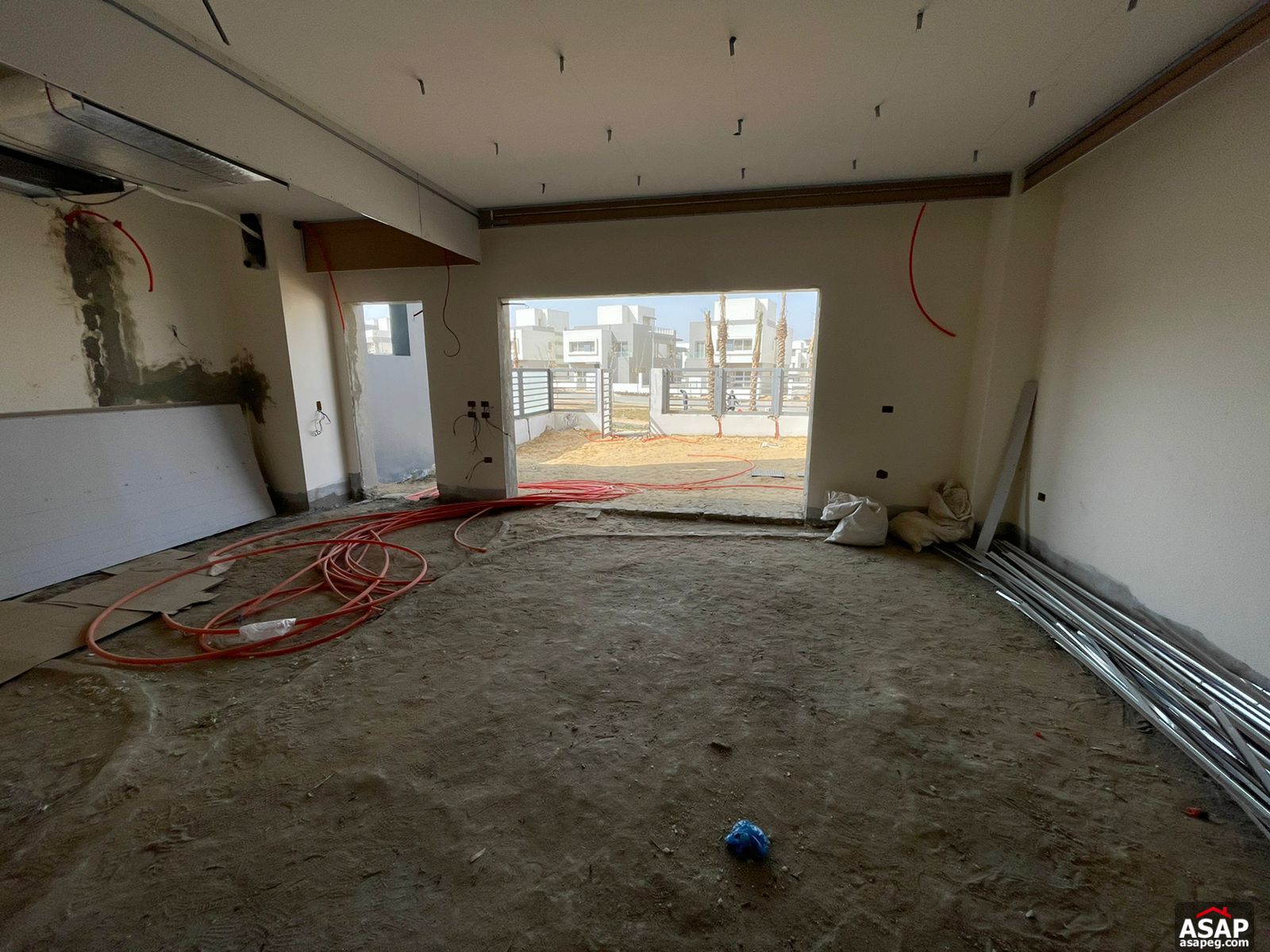 Town House Middle for Sale in Hyde Park Town House Middle for Sale in Hyde Park