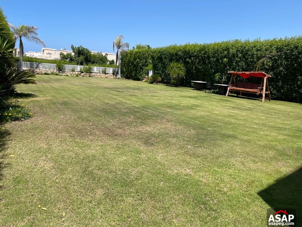 Finished Villa with Lake View for Sale in Hacienda Bay Finished Villa with Lake View for Sale in Hacienda Bay