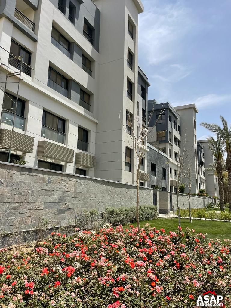 Penthouse for Sale in Trio Gardens Penthouse for Sale in Trio Gardens