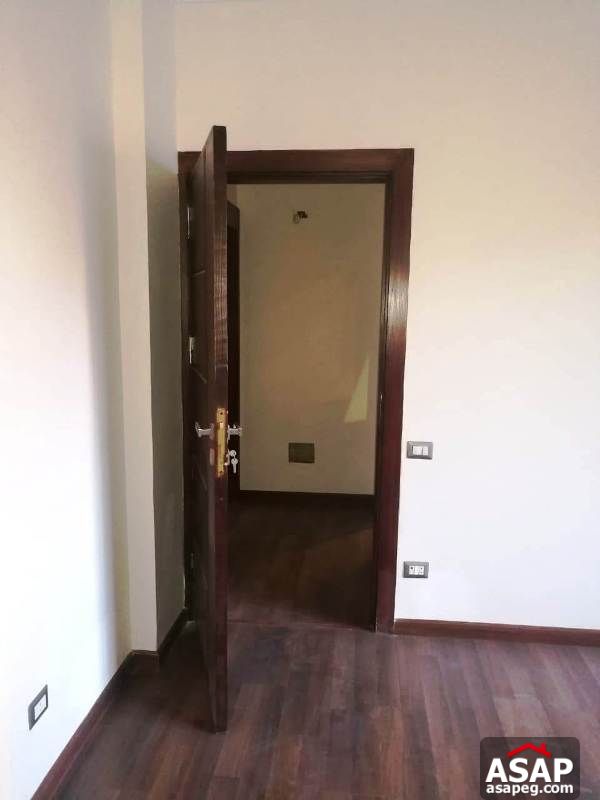 Apartment with Garden for Rent in Village Gate Apartment with Garden for Rent in Village Gate