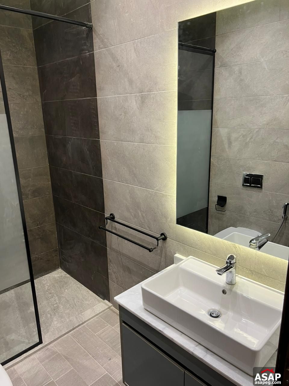 Fully Finished Apartment for Sale in Lake View Residence Fully Finished Apartment for Sale in Lake View Residence