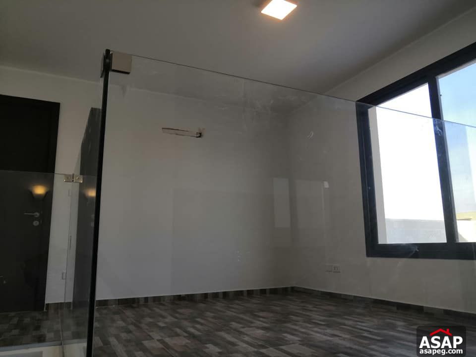 Duplex with Roof for Rent in Eastown