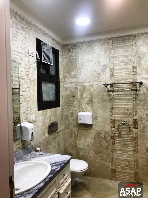 Apartment with Garden for Rent in Eastown Apartment with Garden for Rent in Eastown