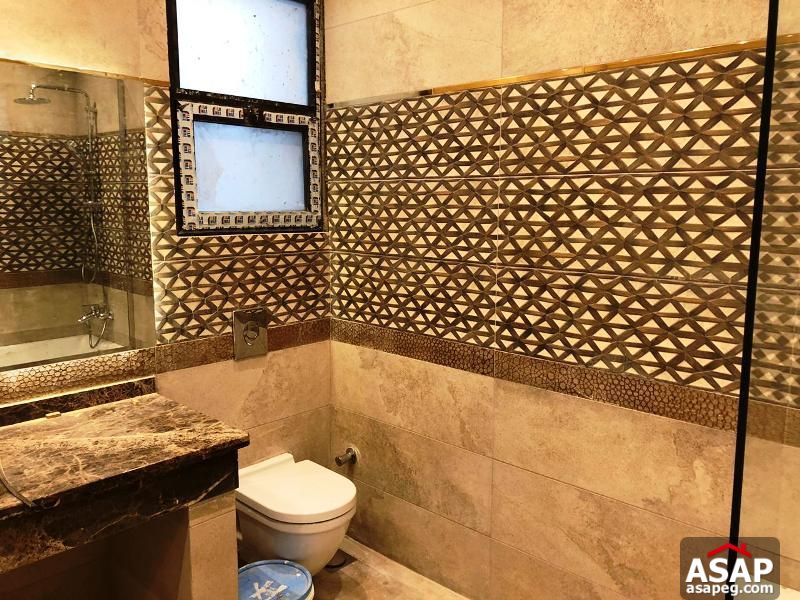 Property with Garden View in Eastown Property with Garden View in Eastown