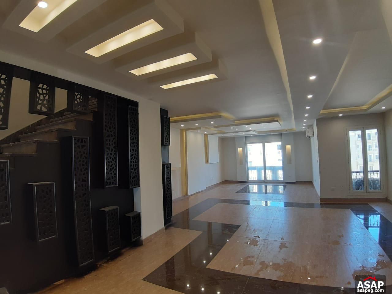 Villa for Rent in Hyde Park