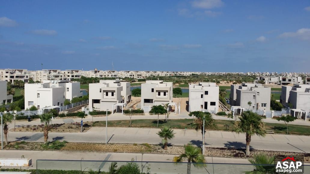 Senior Chalet with Sea View for Sale in Hacienda Bay Senior Chalet with Sea View for Sale in Hacienda Bay