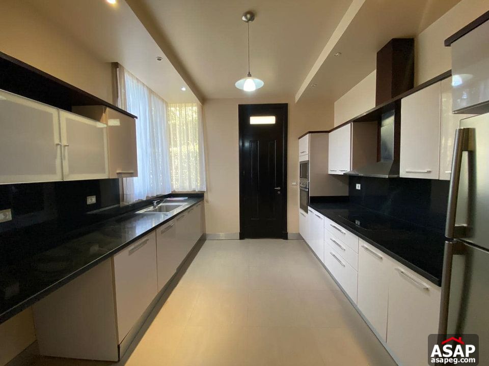 Stand Alone with Big Garden for Rent in Allegria