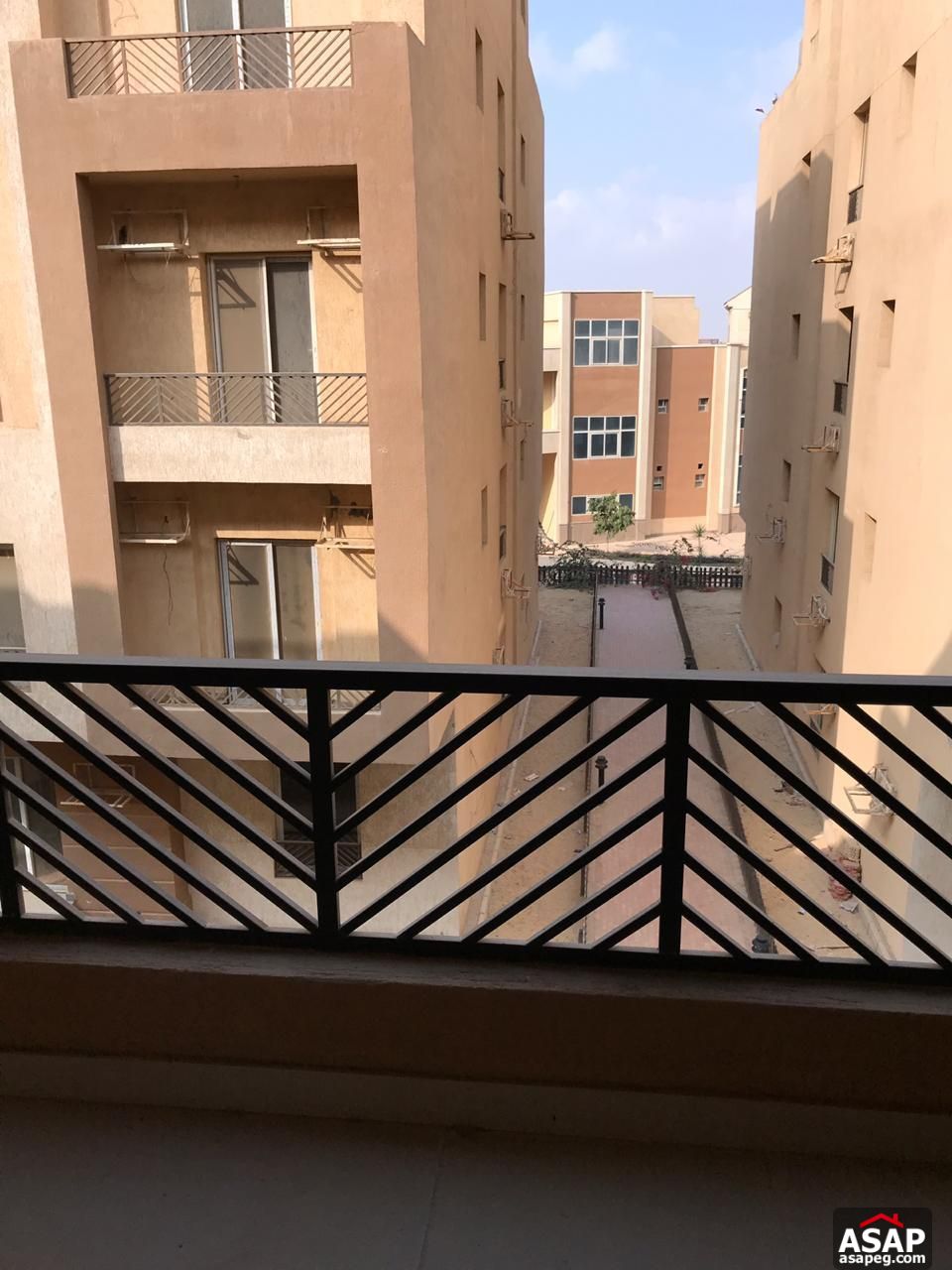 Apartment with Kitchen for Sale in Highland Park Compound Apartment with Kitchen for Sale in Highland Park Compound