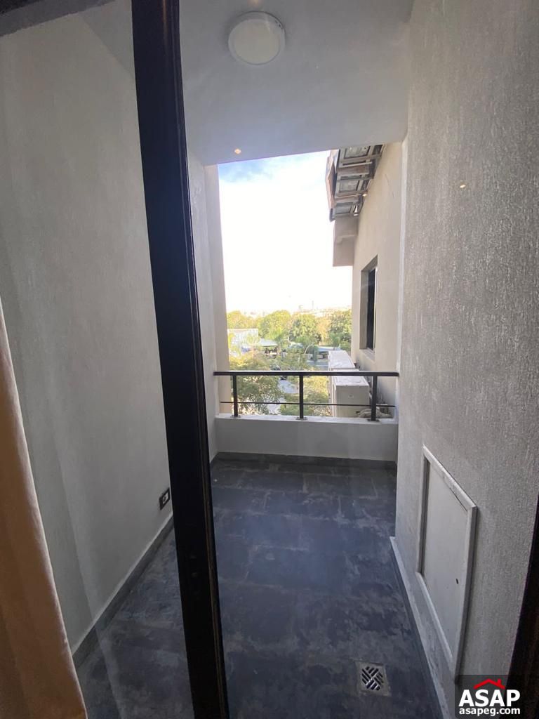 Apartment with Lake View for Rent in the WaterWay