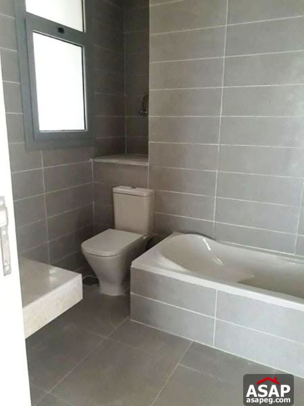 Penthouse with Parking for Rent in Village Gate