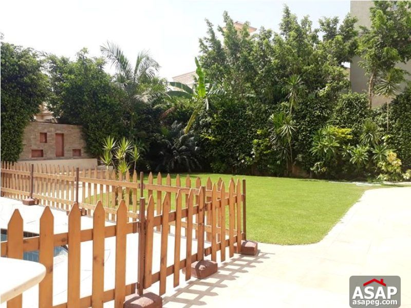 Villa with Pool for Rent in West Golf Villa with Pool for Rent in West Golf