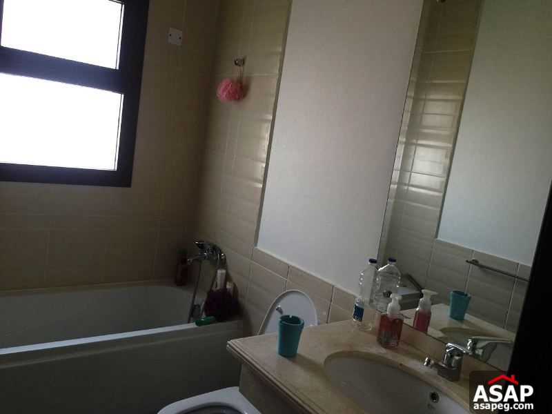 Villa with Big Garden for Rent in New Cairo