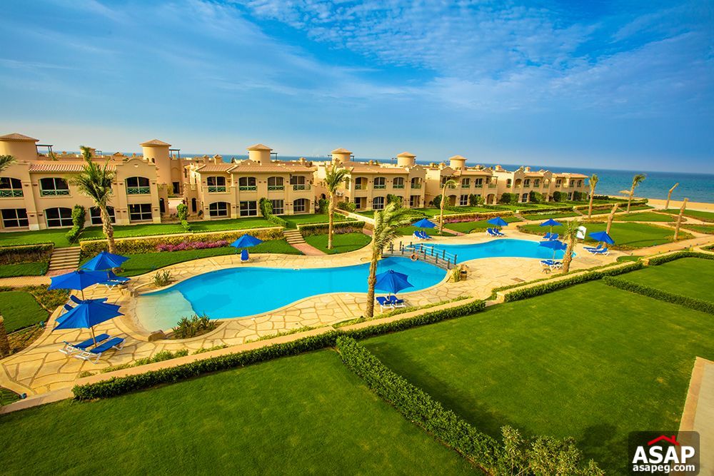 Twin house First row on sea in La Vista Gardens