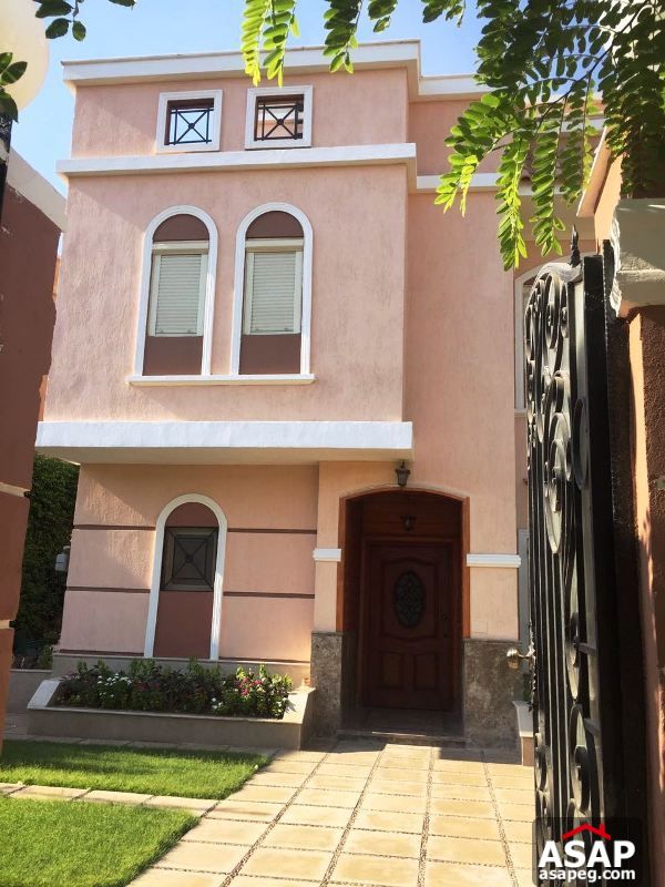 Villa for Rent in 6 October with a nice garden