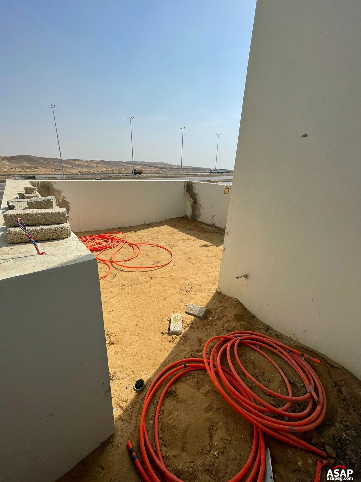 Town House Middle for Sale in Hyde Park Town House Middle for Sale in Hyde Park