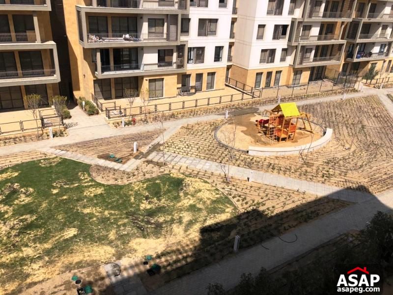 Property with Garden View in Eastown Property with Garden View in Eastown