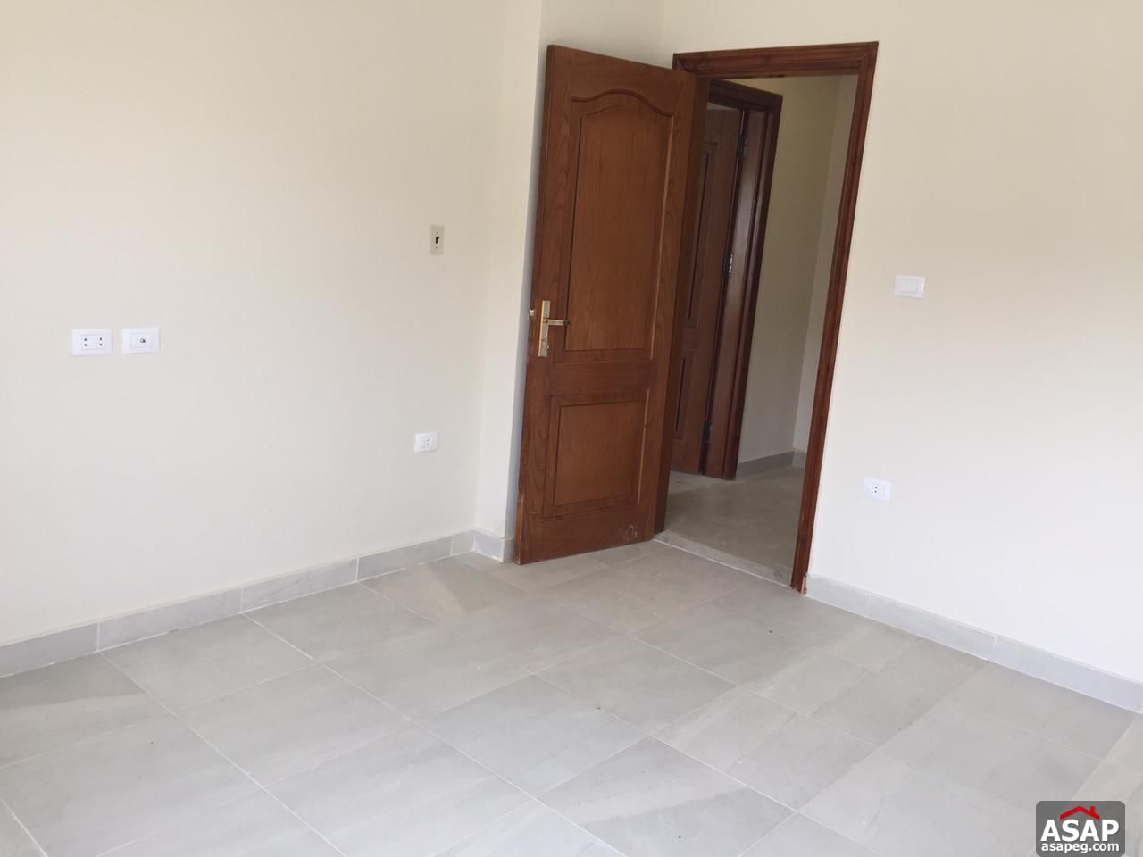 Flat under market price in Park view Hassan Allam