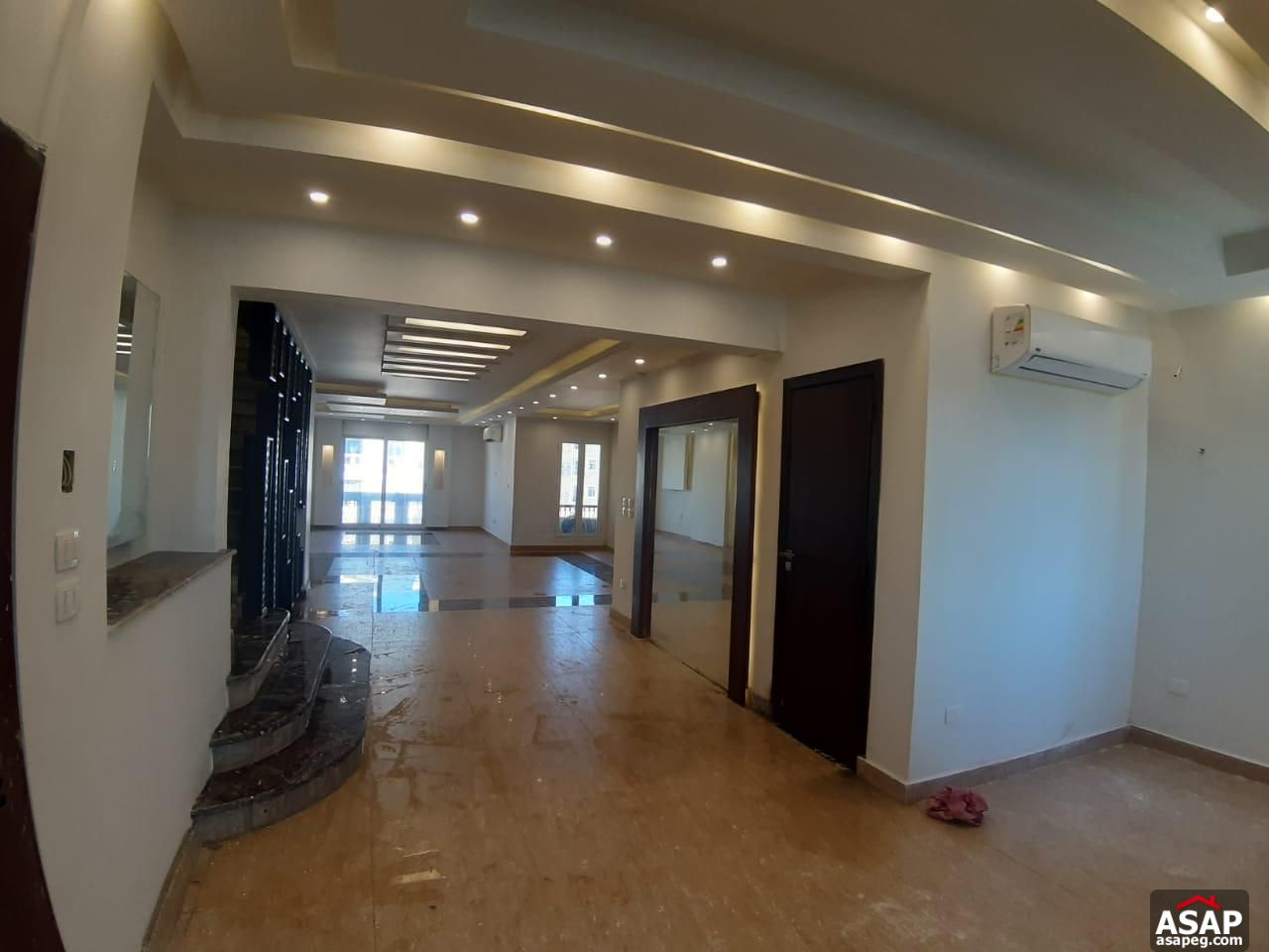 Villa for Rent in Hyde Park