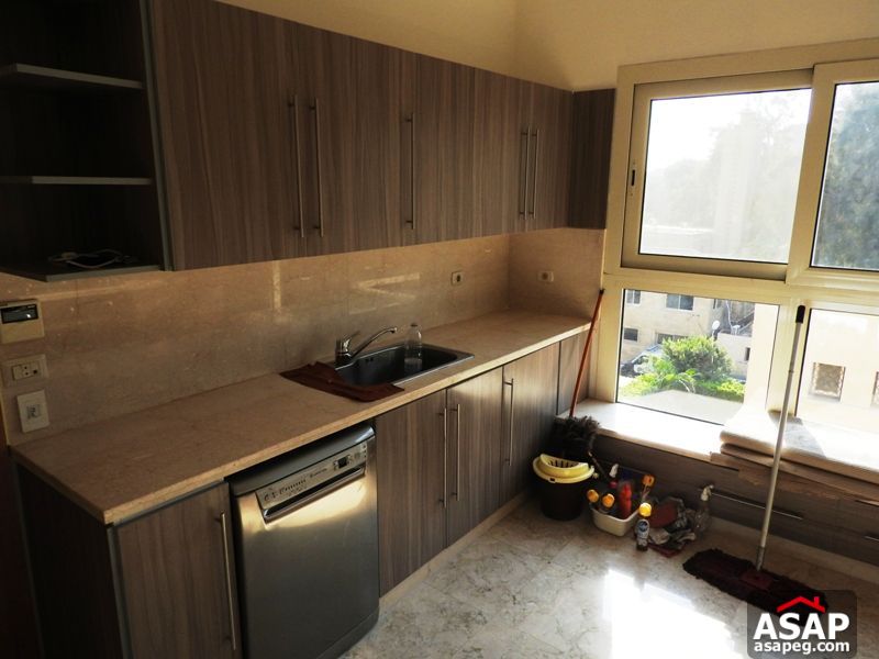 Furnished Penthouse in Royal Gardens Furnished Penthouse in Royal Gardens