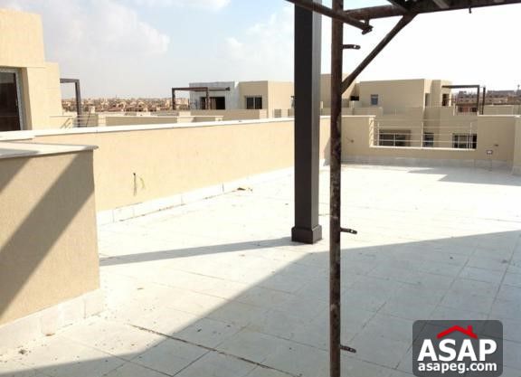 Penthouse for Sale in Village Avenue Compound Penthouse for Sale in Village Avenue Compound