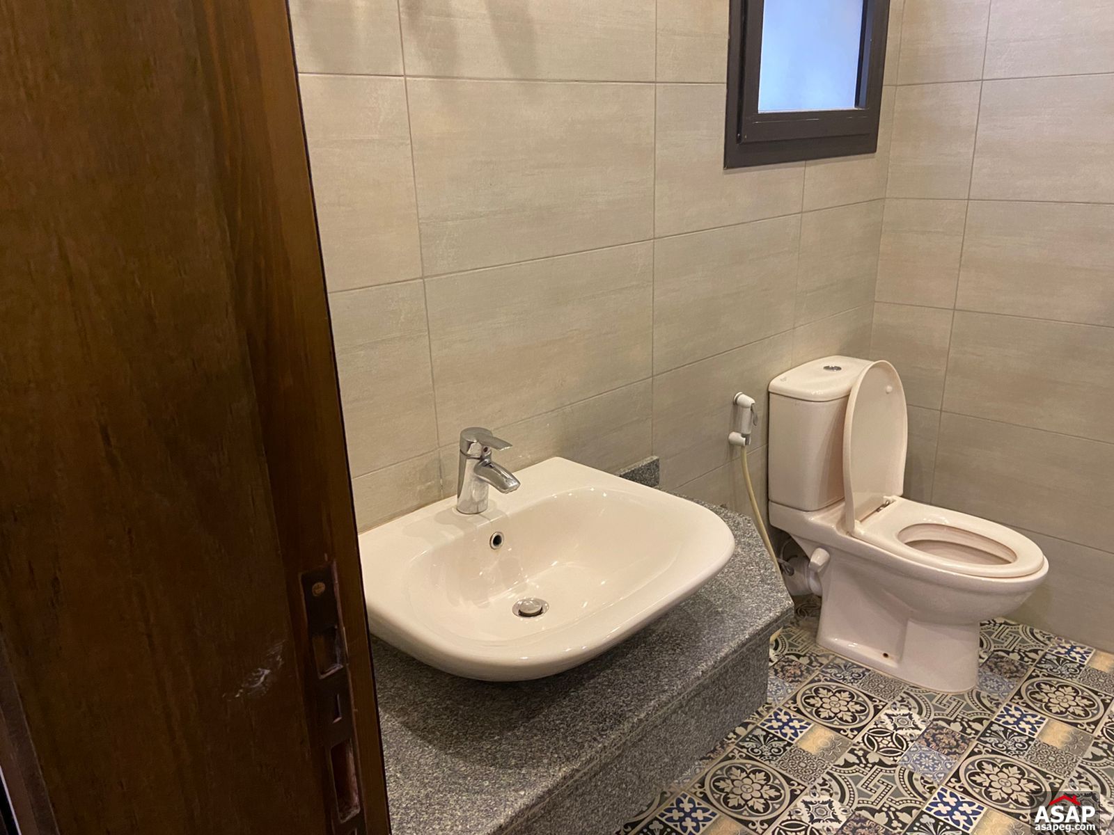 Semi Furnished Apartment in Eastown