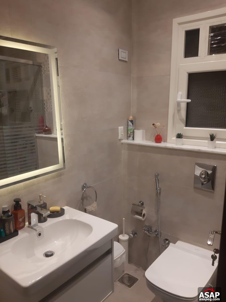 Apartment for Rent in Regent's Park Compound Apartment for Rent in Regent's Park Compound