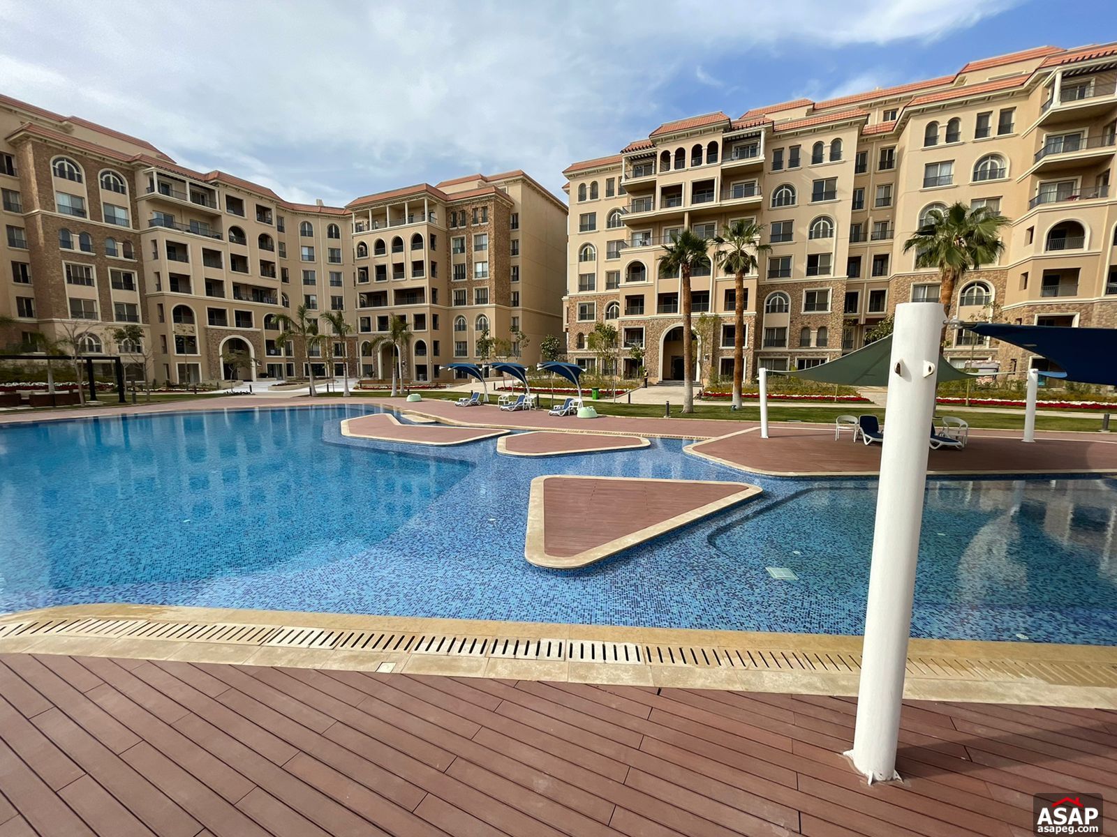 Ground Floor for Sale in 90 Avenue Ground Floor for Sale in 90 Avenue