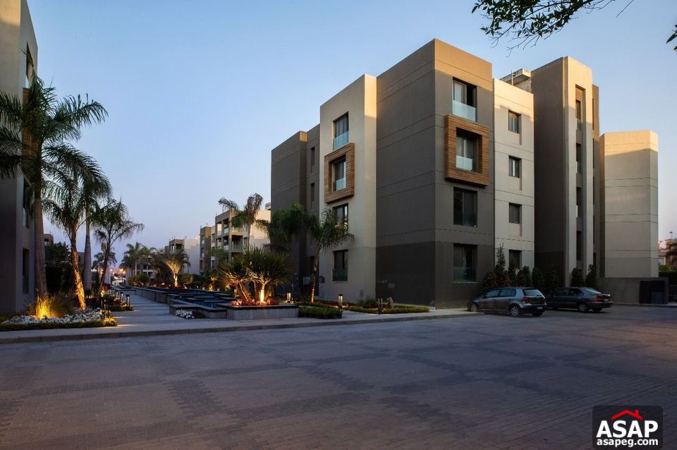 Apartment with Pool for Rent in Silver Palm Compound