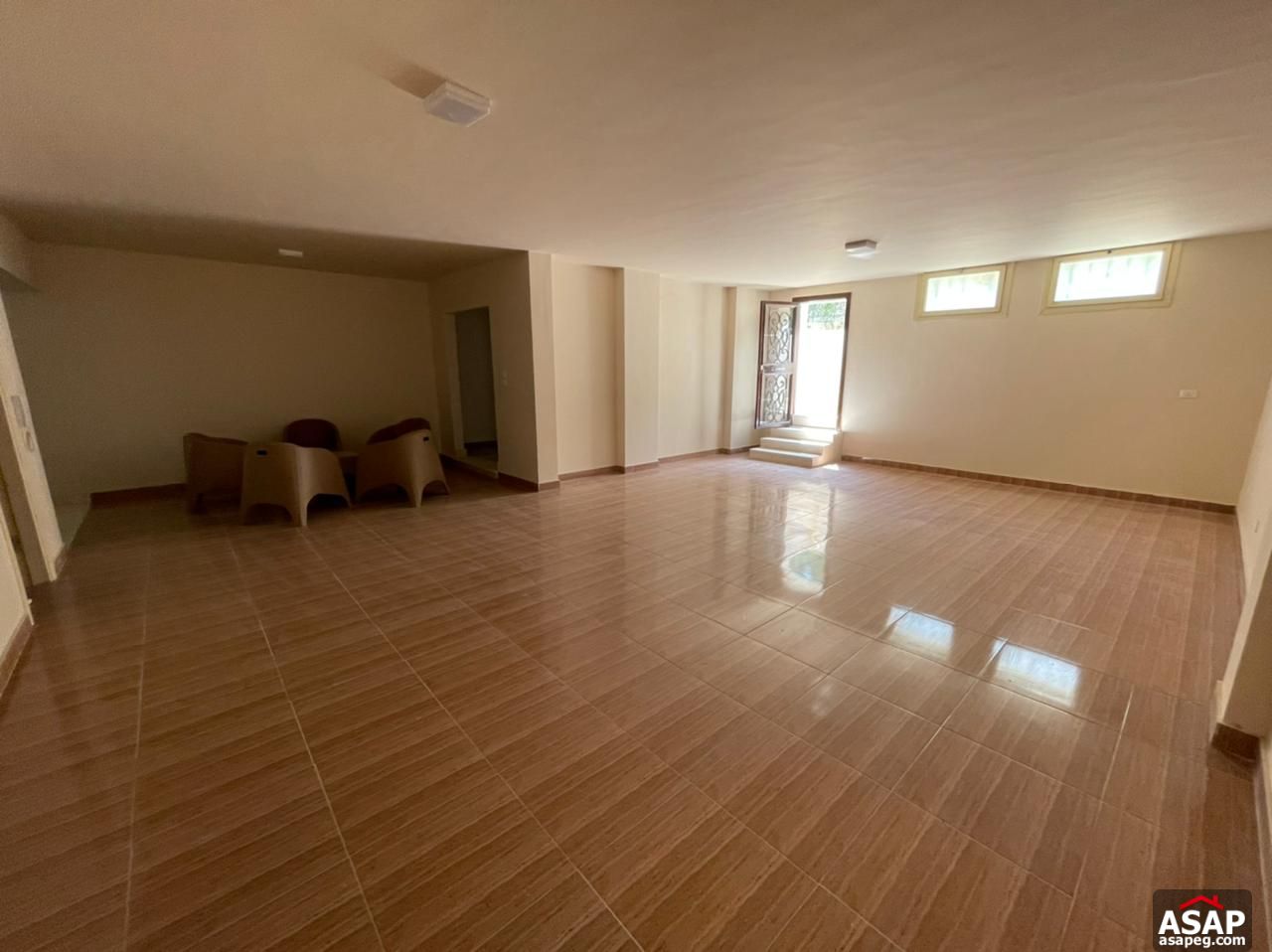 Villa with Swimming Pool for Sale in Fountain Park Villa with Swimming Pool for Sale in Fountain Park