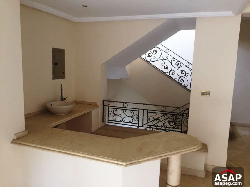 Villa with Big Terrace for Rent in Katameya Residence