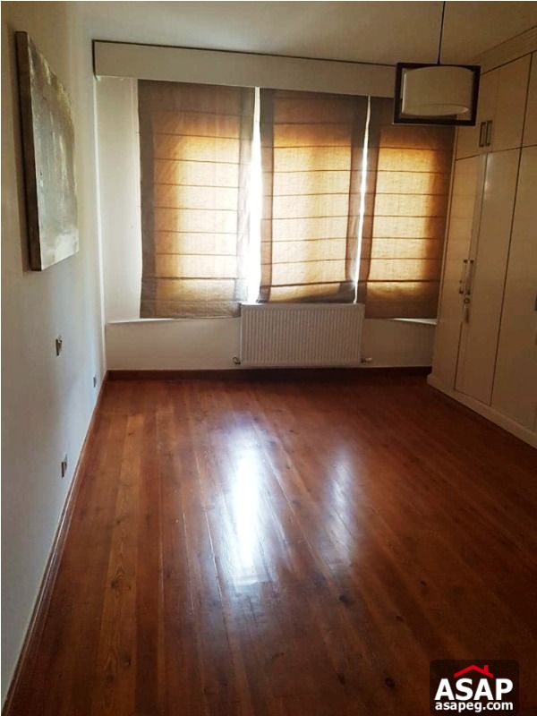 Villa with Big Garden for Rent in Sheikh Zayed Villa with Big Garden for Rent in Sheikh Zayed