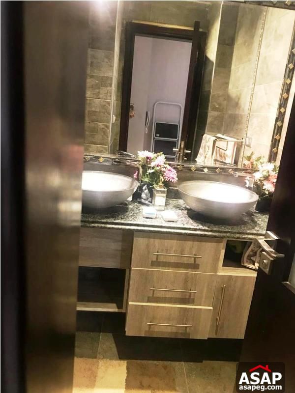 Duplex with Garden for Sale in Eastown Duplex with Garden for Sale in Eastown