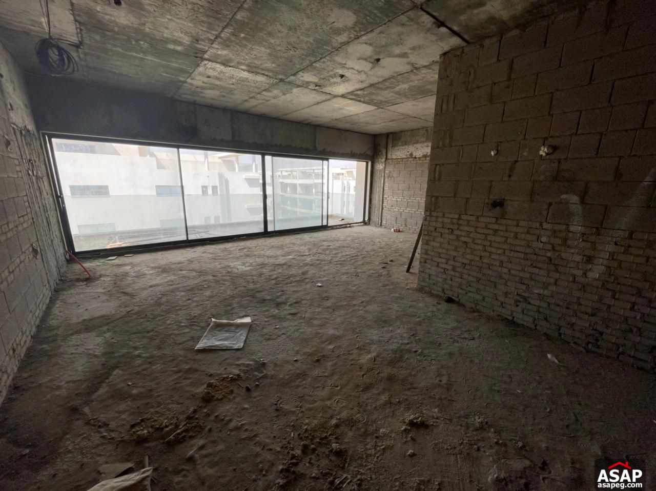 Penthouse with Pool for Sale in Lake View Residence